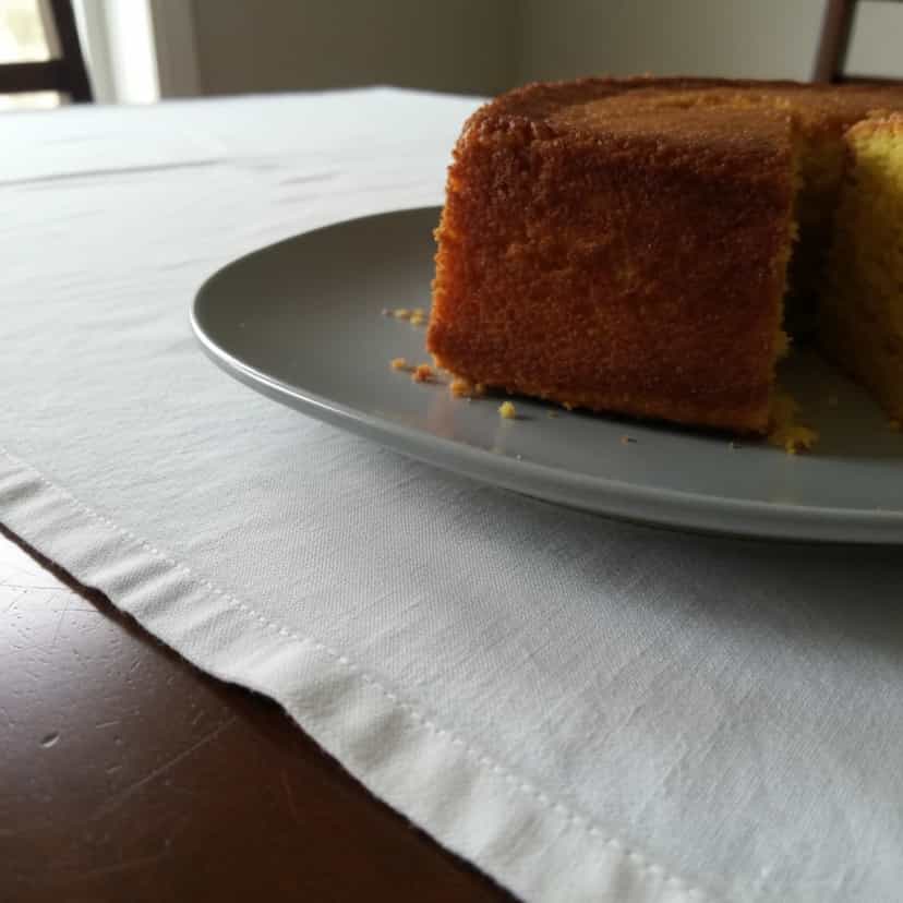 Foto deliciosa de Bolo de Cenoura com Cobertura de Chocolate pronta para servir - Bolos & Cupcakes