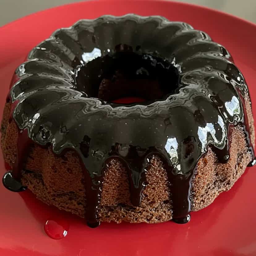 Foto deliciosa de Bolo de chocolate 1 real pronta para servir - Bolos & Cupcakes