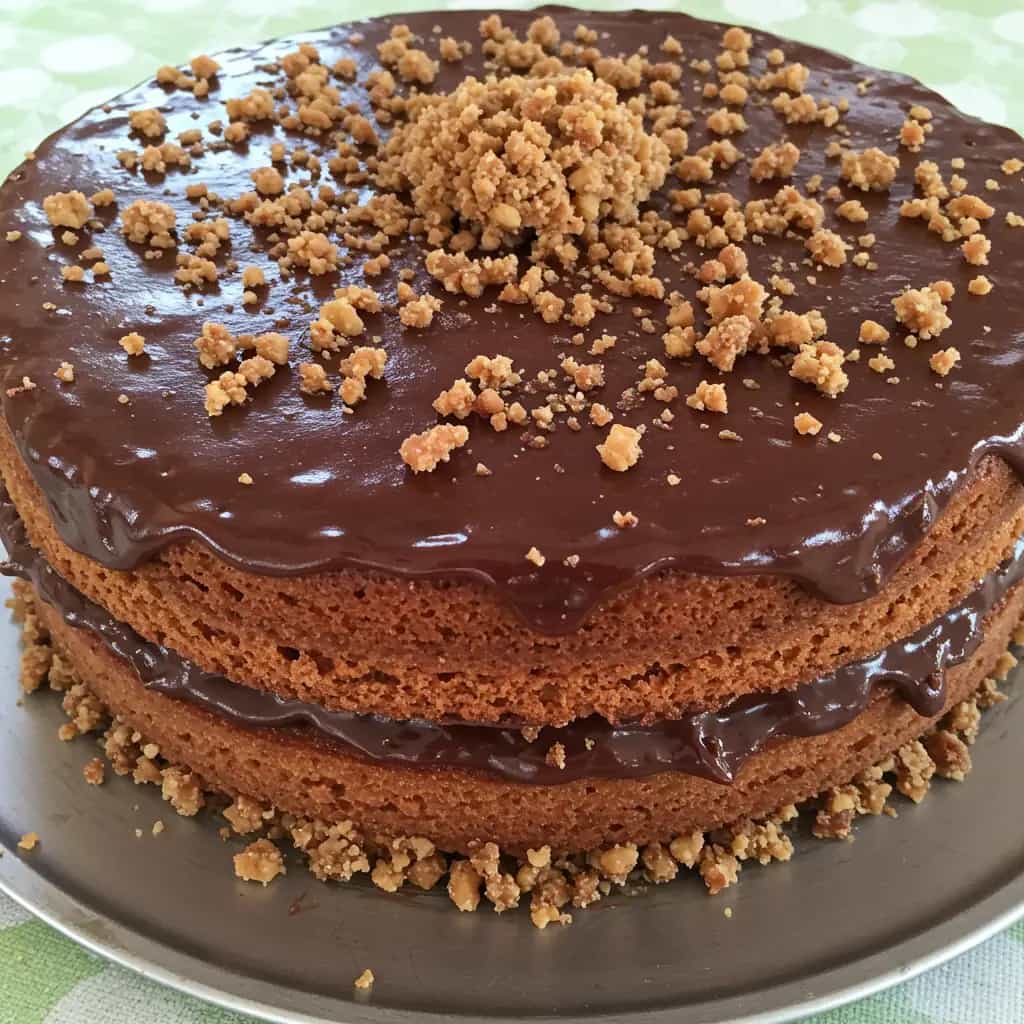 Bolo de Chocolate Crocante com Recheio de Amendocrem
