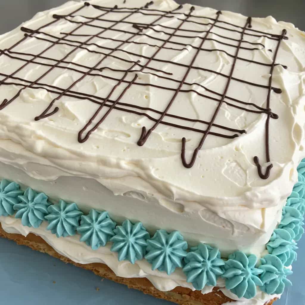 Bolo de Laranja e Frutas em Calda