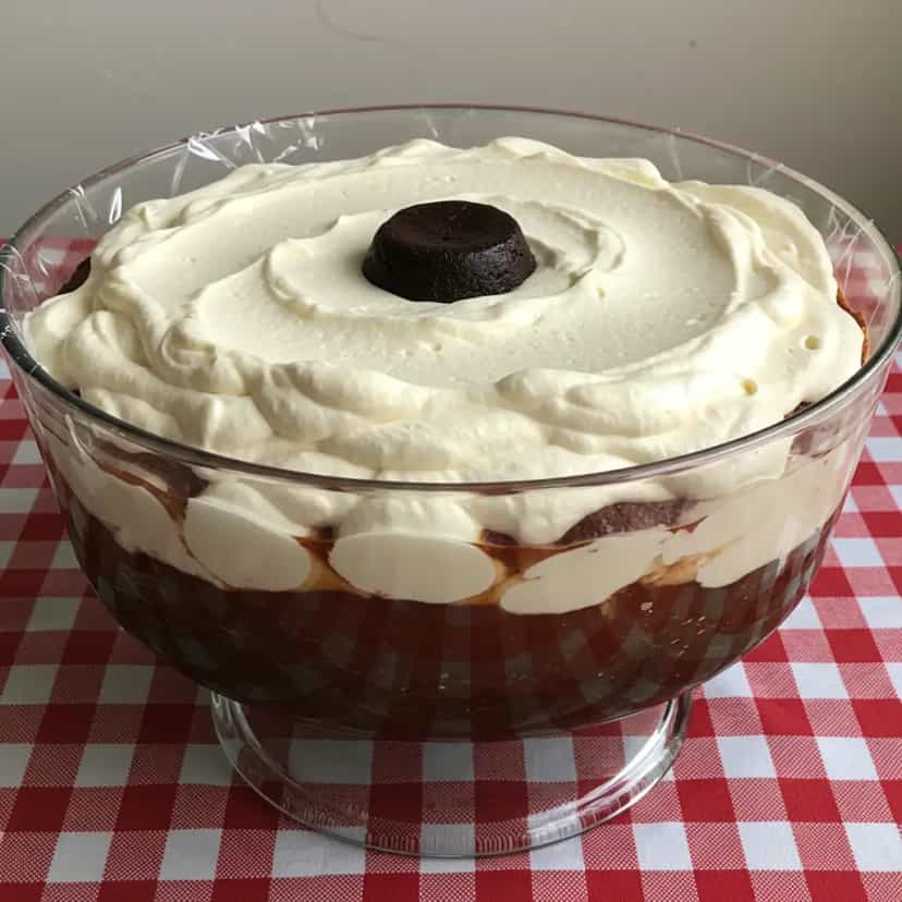 Foto deliciosa de Bombom de Uva em Travessa pronta para servir - Doces Gelados & Sorvetes