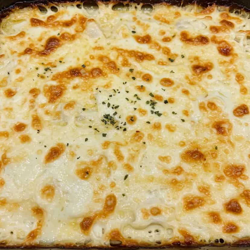 Foto deliciosa de Brócolis Gratinado Cremoso pronta para servir - Almoço & Jantar