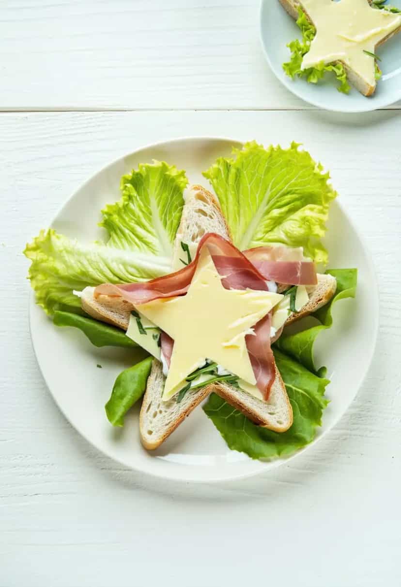 Foto deliciosa de Sanduíches em Forma de Estrela Fácil pronta para servir - Outras Receitas