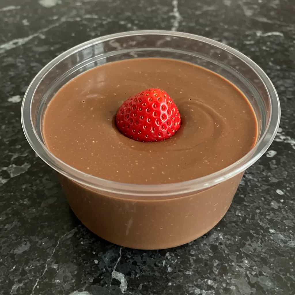 Fondue de Morangos com Chocolate Branco e Meio Amargo