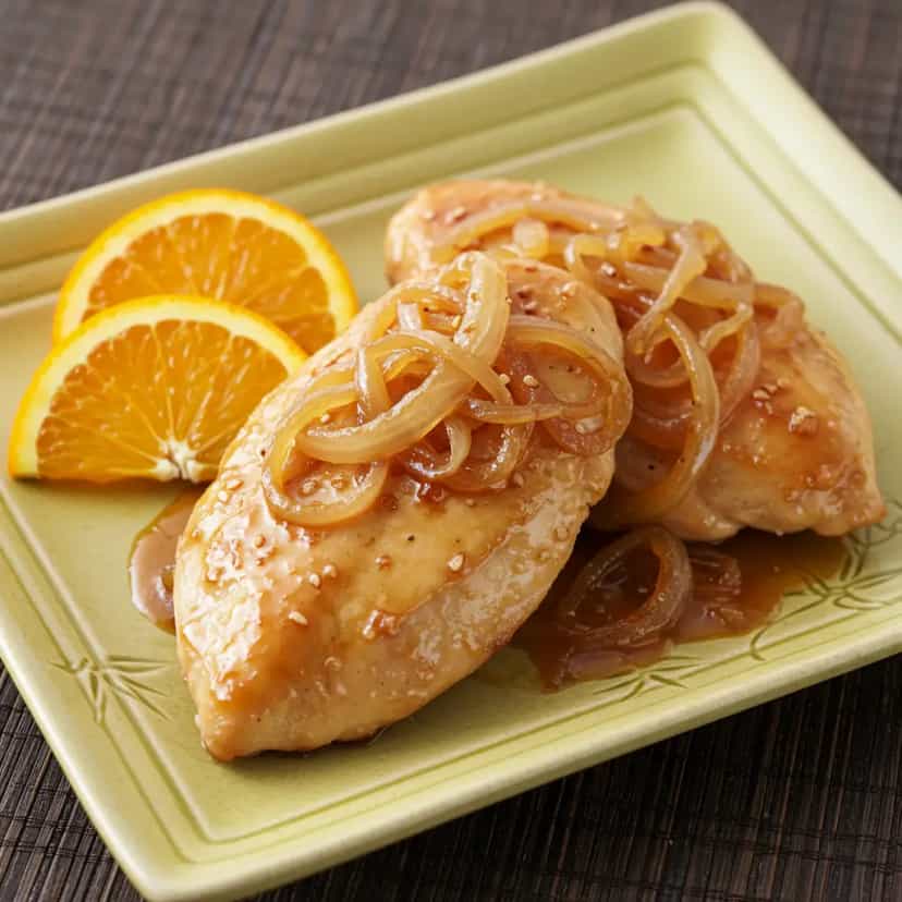 Foto deliciosa de Frango com Crosta de Gergelim e Molho Cítrico pronta para servir - Carnes & Frango