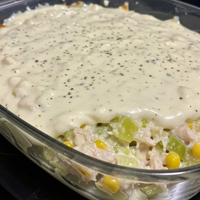 Foto deliciosa de Frango cremoso ao alho-poró e requeijão pronta para servir - Carnes & Frango