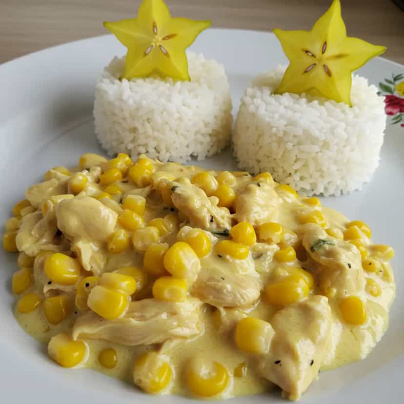 Foto deliciosa de Frango Cremoso com Milho pronta para servir - Outras Receitas
