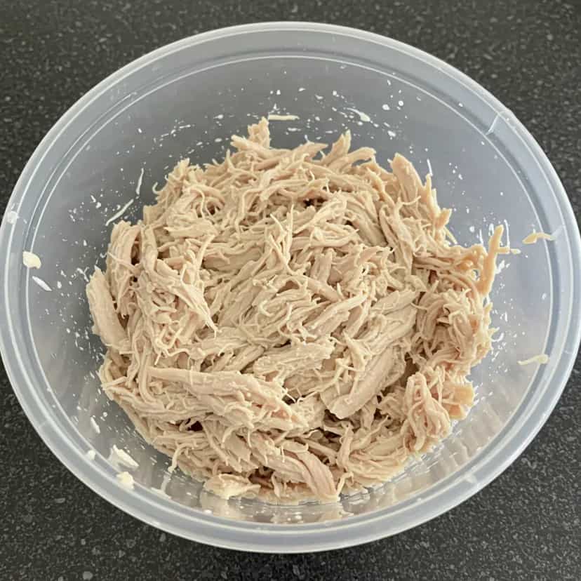 Foto deliciosa de Frango Desfiado na Panela de Pressão: Receita Rápida e Prática pronta para servir - Outras Receitas