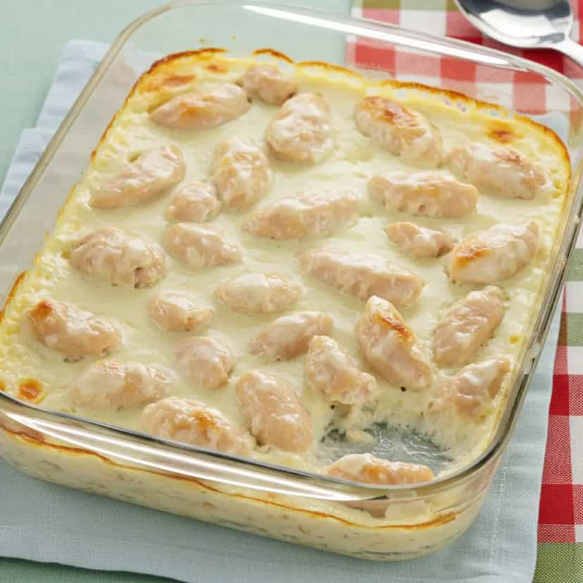 Foto deliciosa de Frango Recheado ao Molho Cremoso de Iogurte pronta para servir - Carnes & Frango