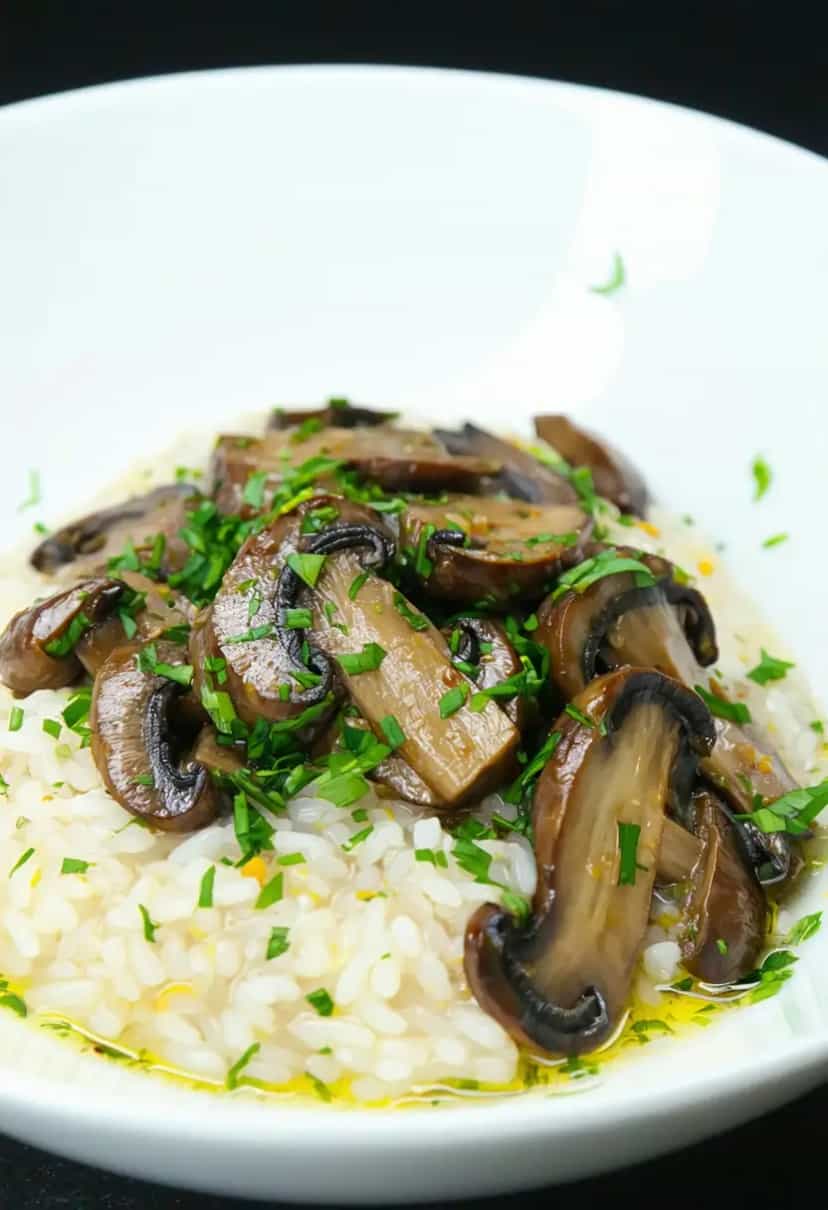 Foto deliciosa de Risoto Gourmet de Funghi pronta para servir - Massas & Macarrão