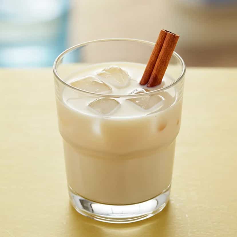 Foto deliciosa de Horchata Cremosa: Receita Tradicional Brasileira pronta para servir - Bebidas Brasileiras