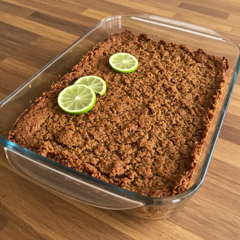 Foto deliciosa de Kibe de Forno com Queijo Minas pronta para servir - Pratos Brasileiros Icônicos