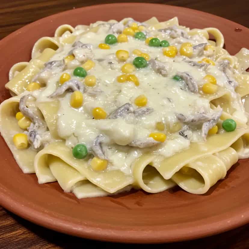 Foto deliciosa de Lasanha de Sardinha Cremosa pronta para servir - Massas & Macarrão
