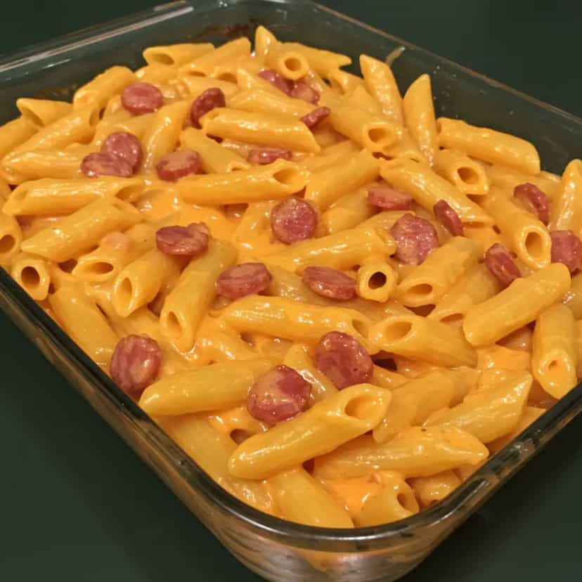 Foto deliciosa de Macarrão Cremoso de Panela de Pressão com Calabresa e Queijo pronta para servir - Outras Receitas