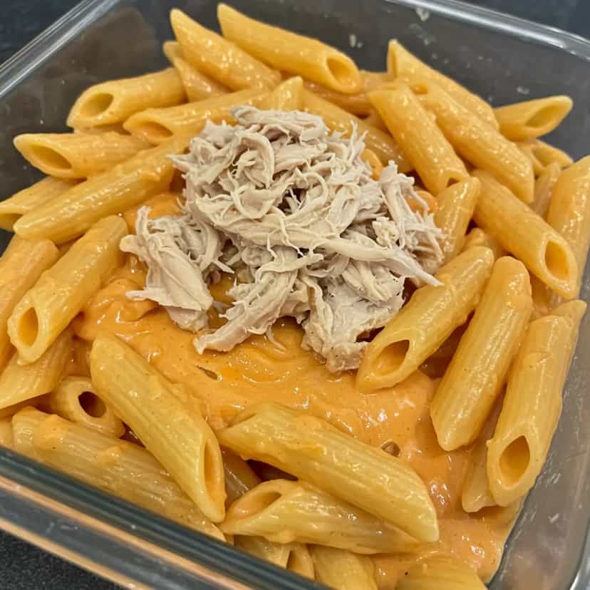 Foto deliciosa de Macarrão Gravatinha Cremoso na Panela de Pressão pronta para servir - Outras Receitas