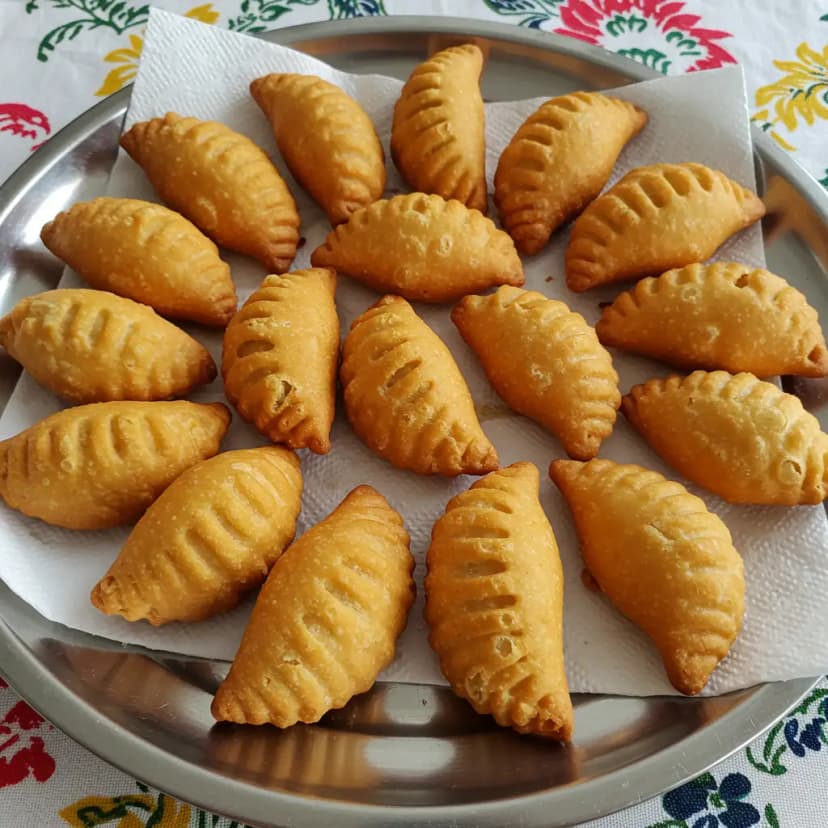 Massa de Pastel Simples com 3 Ingredientes