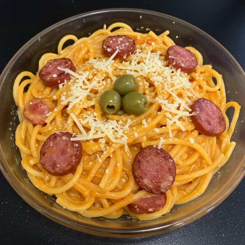 Foto deliciosa de Massa na Panela de Pressão pronta para servir - Outras Receitas