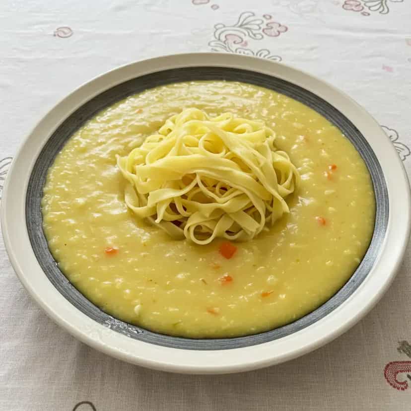 Foto deliciosa de Miojo com Ovo Poché pronta para servir - Outras Receitas