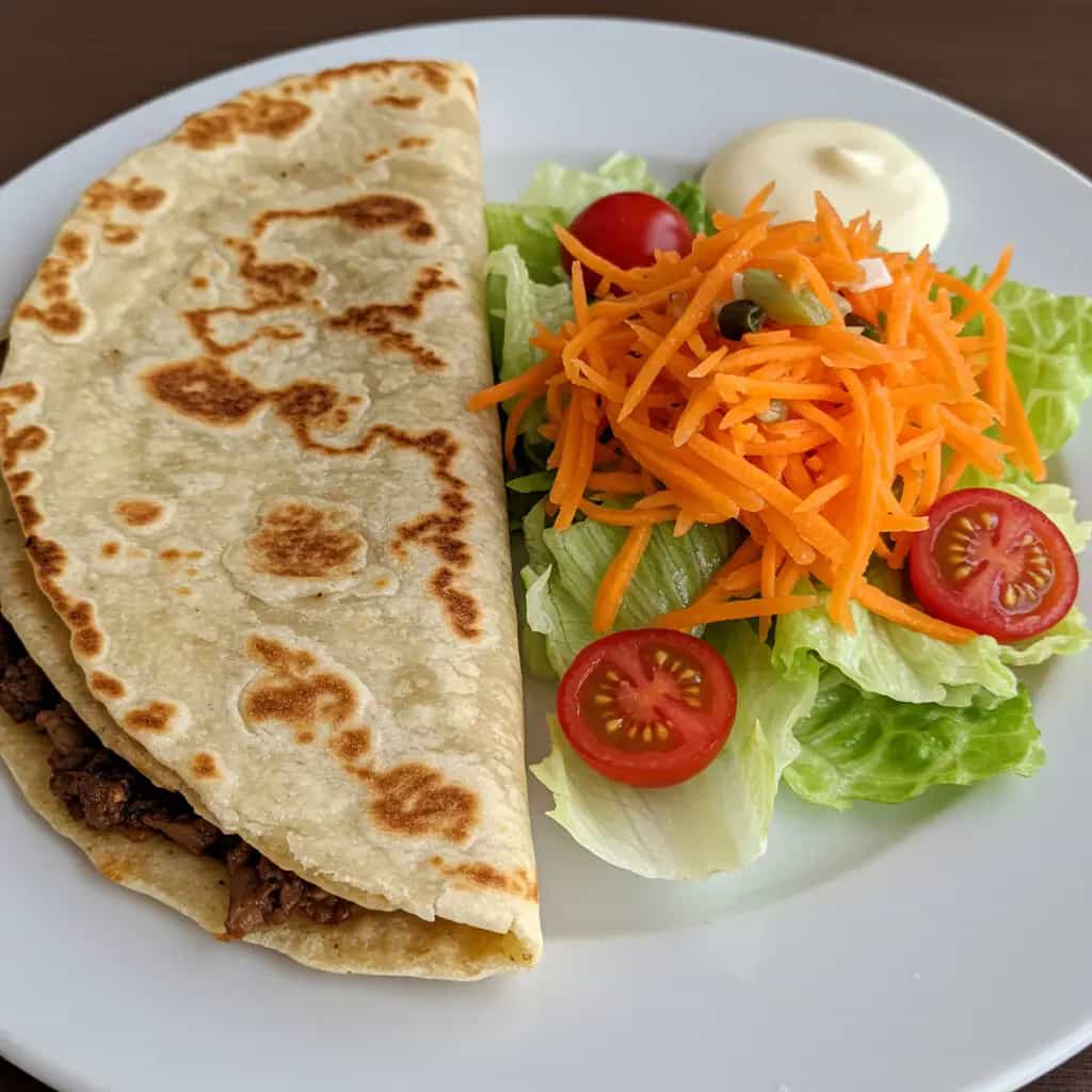 Panquecas de Pão Sírio com Molho Quatro Queijos e Iscas de Picanha