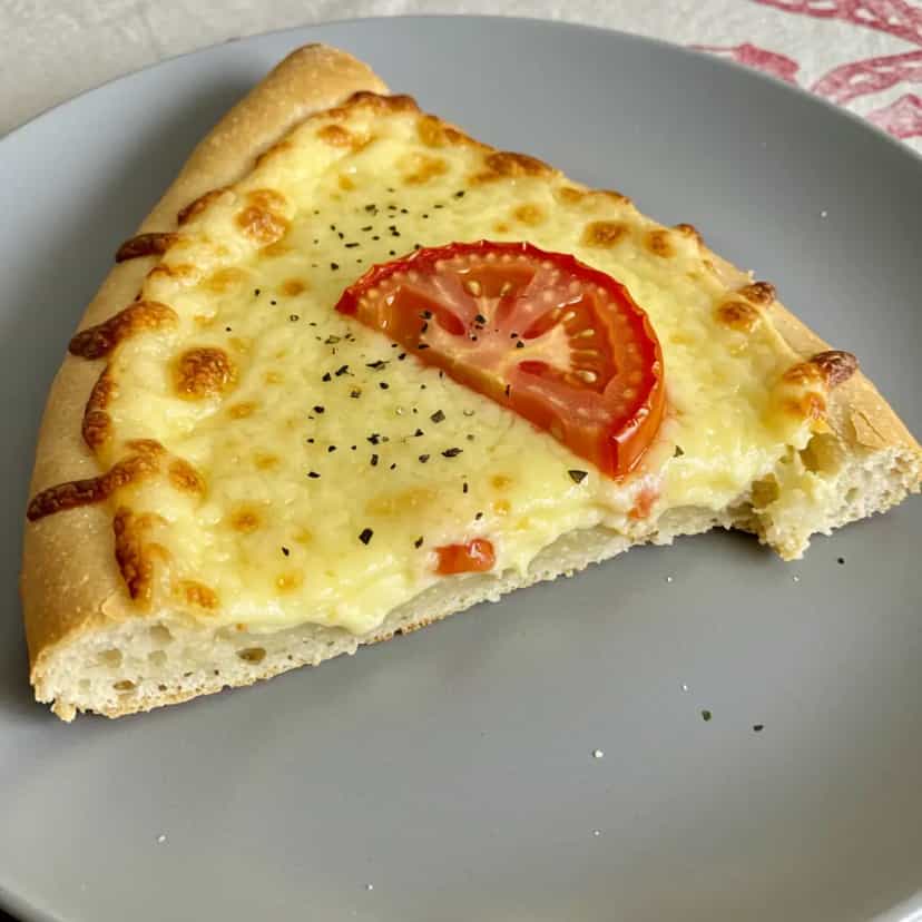 Foto deliciosa de Pizza Rápida de Farinha de Trigo pronta para servir - Outras Receitas