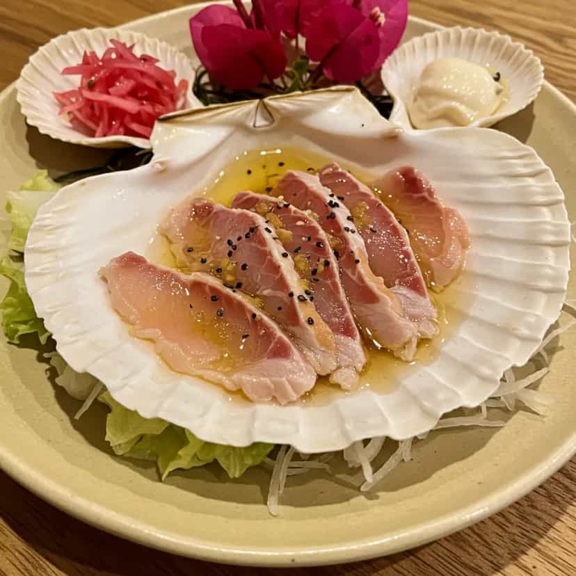 Foto deliciosa de Polvo Mediterrâneo com Azeitonas e Alcaparras pronta para servir - Peixes & Frutos do Mar