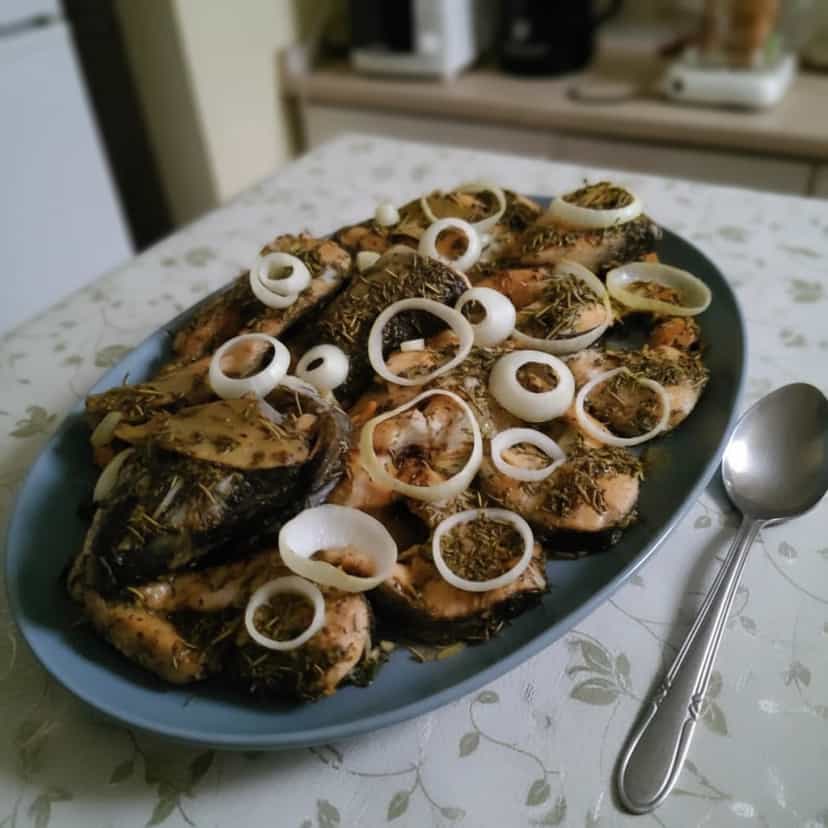 Foto deliciosa de Postas de Salmão ao Forno com Limão e Ervas pronta para servir - Peixes & Frutos do Mar