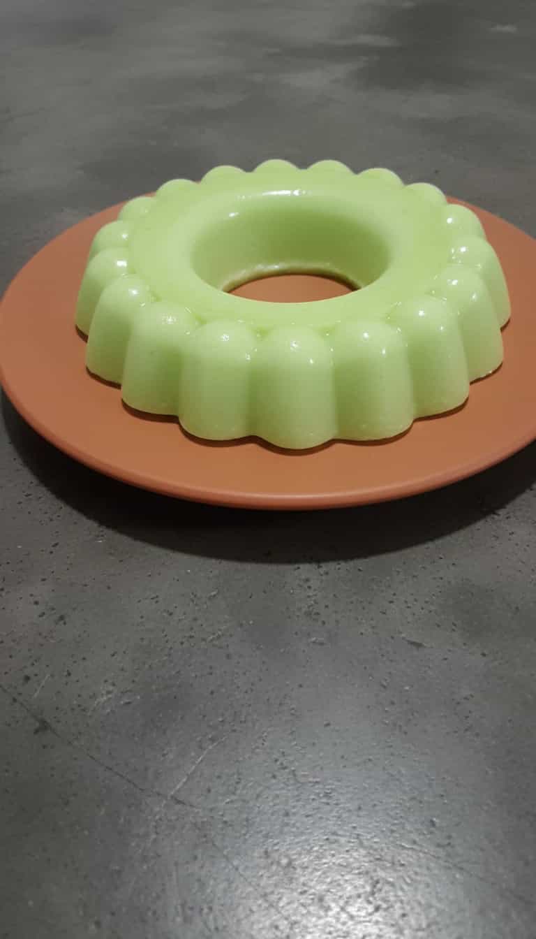 Pudim de Limão com Calda Refrescante de Hortelã