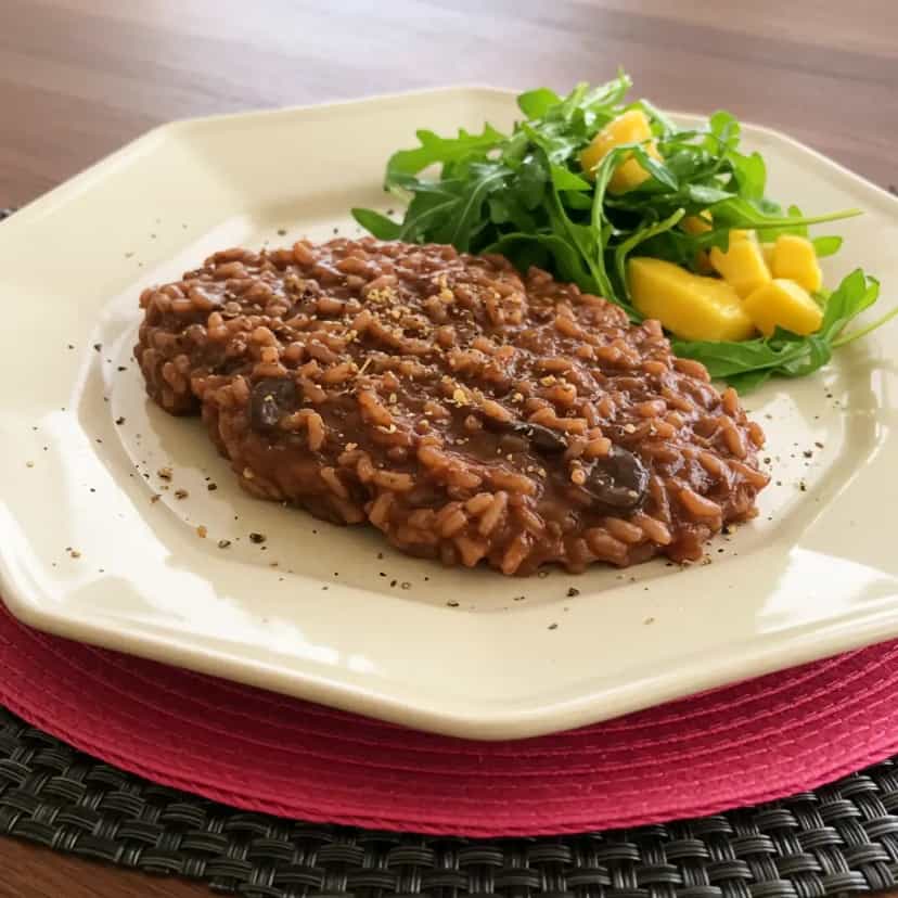 Foto deliciosa de Risoto de Filé Mignon ao Vinho Tinto Carmenere pronta para servir - Carnes & Frango