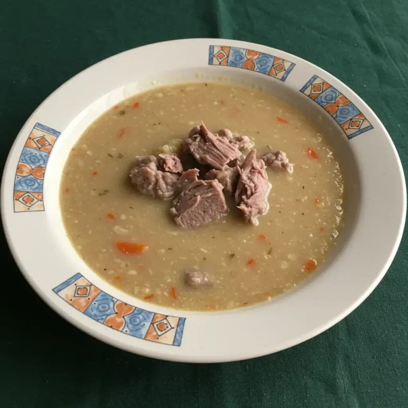 Sopa Cremosa de Feijão com Carne