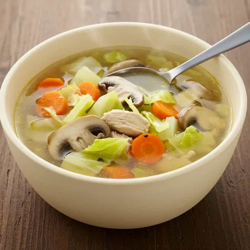 Foto deliciosa de Sopa de Frango e Legumes Deliciosa pronta para servir - Sopas & Caldos