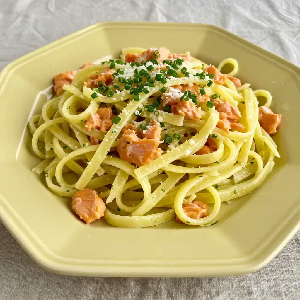 Talharim com Salmão ao Alho e Azeite