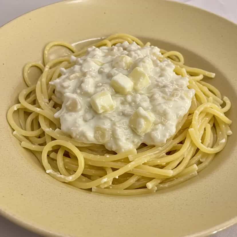 Foto deliciosa de Talharim cremoso ao Gorgonzola com Palmito pronta para servir - Massas & Macarrão