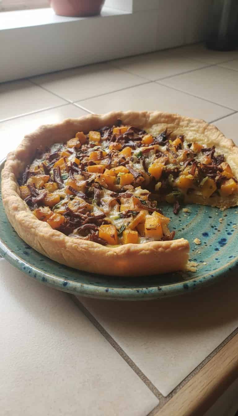 Torta de carne seca com banana da terra