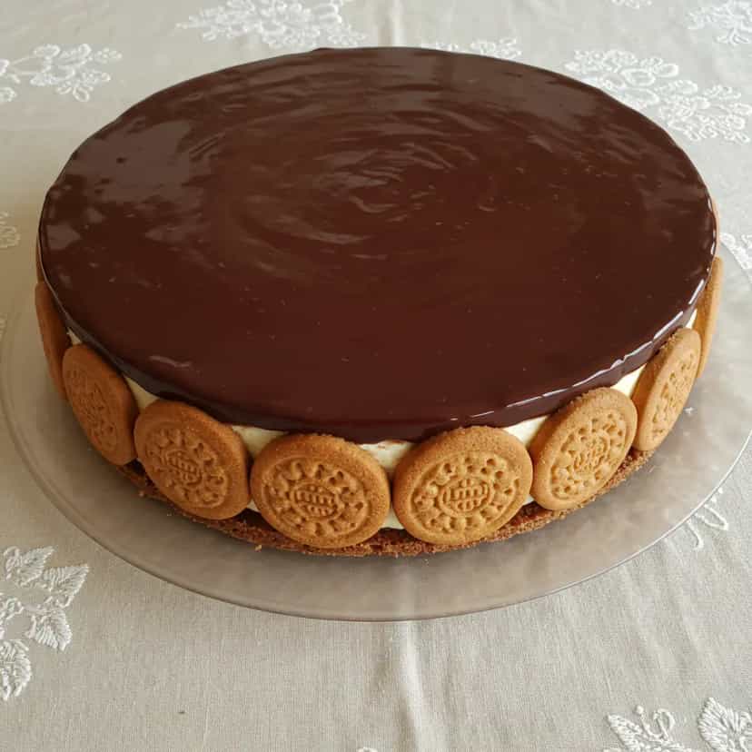 Foto deliciosa de Torta Holandesa de Mousse de Maracujá pronta para servir - Tortas & Tortinhas