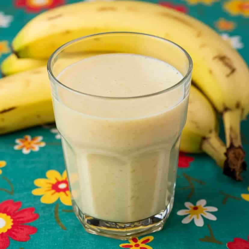 Foto deliciosa de Vitamina Cremosa de Banana com Farinha Láctea pronta para servir - Sucos & Smoothies