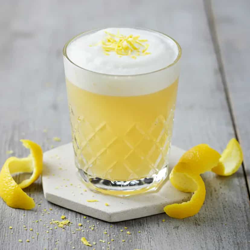 Foto deliciosa de Whisky Sour Clássico pronta para servir - Coquetéis